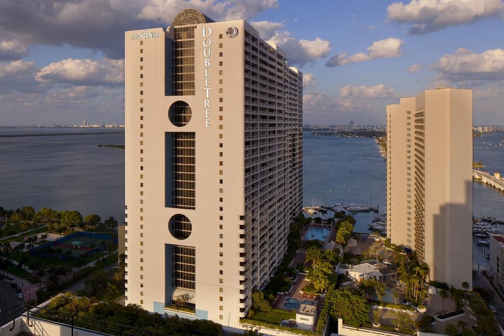 DoubleTree by Hilton Grand Biscayne Bay