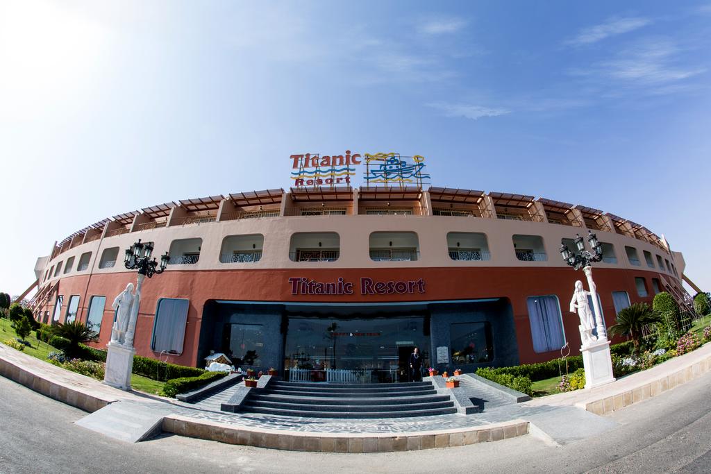 Titanic Aqua Park Resort